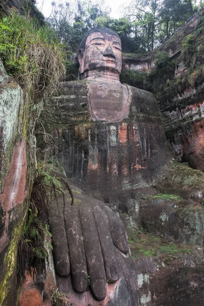 Buda gigante de Leshan na província de Sichuan, na China — Fotografia de Stock