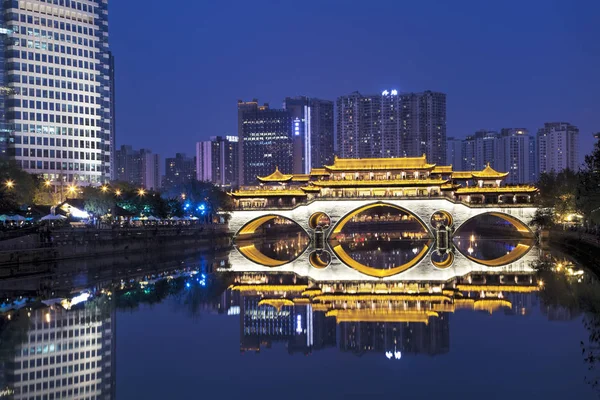 Chengdu, Çin Jin nehri geçip Anshun Köprüsü — Stok fotoğraf