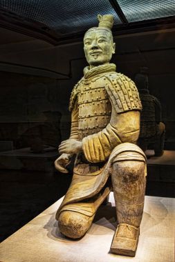 Diz çökmüş Archer pit 2'de, Terracotta Army Xian Çin ortaya çıkarıldı