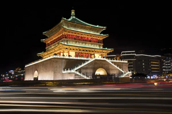 Turnul Bell din Xi 'an, situat în centrul orașului Xi' an, Chi — Fotografie, imagine de stoc