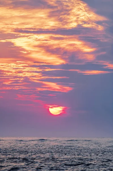 Puesta de sol sobre el Golfo de México, Clearwater, Florida, EE.UU. — Foto de Stock