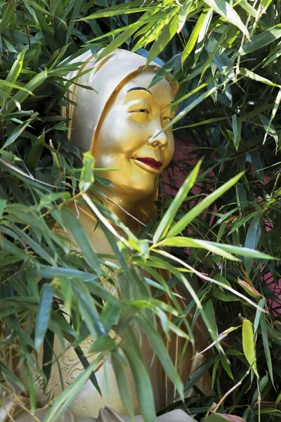 Lebensgroße Buddha-Statuen, zehntausend Buddhas Kloster, hong ko — Stockfoto