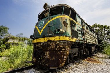 Guilin, Guangxi Provi tren istasyonunda terk edilmiş lokomotif