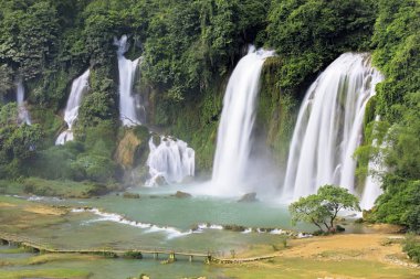 Çin, Vietnam olarak da bilinen Ban Gioc Detian şelaleler