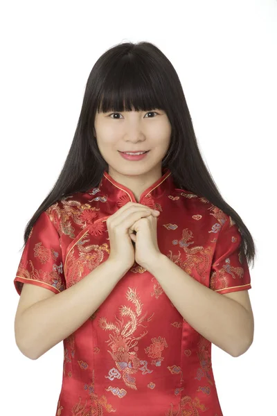 Όμορφη κινεζική γυναίκα φοράει ένα Chipao που απομονώνονται σε λευκό backg — Φωτογραφία Αρχείου