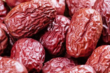 Lezzetli kurutulmuş hurmalar, mükemmel sağlıklı atıştırmalıklar yapıyorlar.