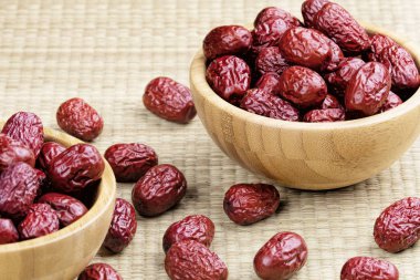 Lezzetli kurutulmuş hurmalar, mükemmel sağlıklı atıştırmalıklar yapıyorlar.