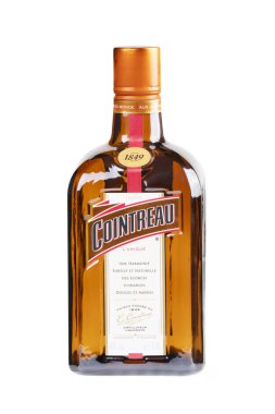 Guilin, Çin 5 Mart 2020 Fransa 'dan ithal edilmiş bir şişe Cointreau likörü beyaz arka planda izole edilmiş.