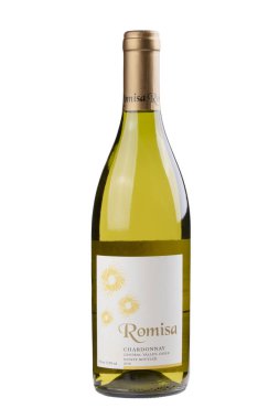 Guilin, Çin 23 Mart 2020 Bir şişe Romisa Chardonnay beyaz şarap. Şili Merkez Vadisi 'nden ithal edilmiş beyaz bir şarap, beyaz arka planda izole edilmiş.