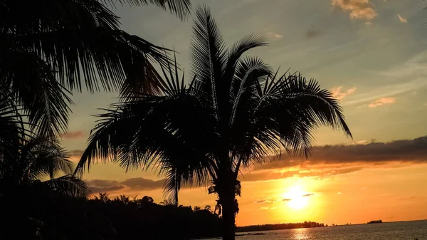 Die schönsten Sonnenuntergänge und Sonnenaufgänge — Stockfoto