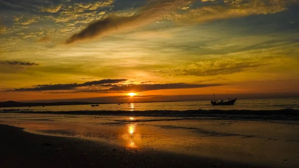 The most beautiful sunsets and sunrises — Stock Photo, Image