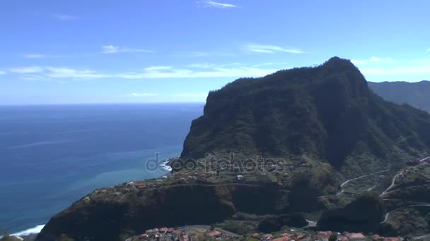 マデイラ島に山の風景 — ストック動画