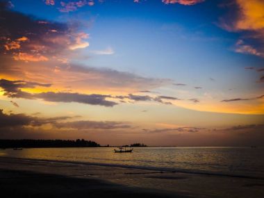 Khao Lak Tayland at güzel kumlu plaj