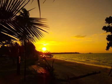 Sunset beach Khao Lak Tayland at
