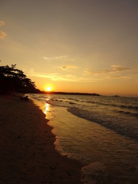 Sunset beach Khao Lak Tayland at