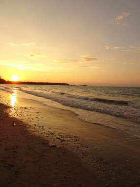 Sunset beach Khao Lak Tayland at