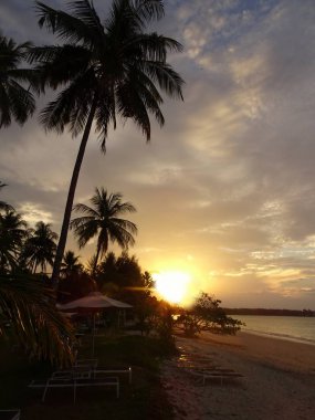 Sunset beach Khao Lak Tayland at