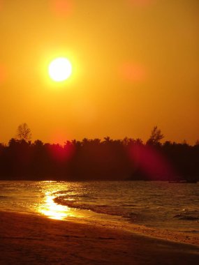 Sunset beach Khao Lak Tayland at