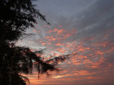 Sunset beach Khao Lak Tayland at