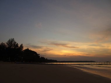 Sunset beach Khao Lak Tayland at