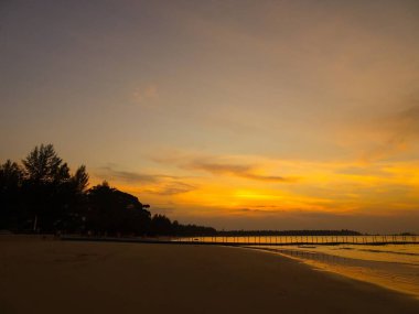 Sunset beach Khao Lak Tayland at