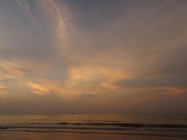 Sunset beach Khao Lak Tayland at