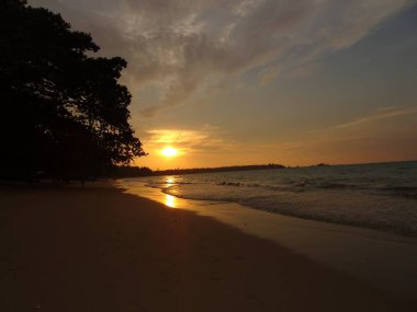 Sunset beach Khao Lak Tayland at