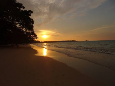 Sunset beach Khao Lak Tayland at