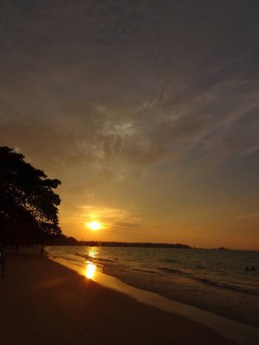 Sunset beach Khao Lak Tayland at