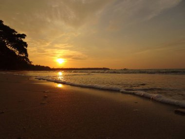 Sunset beach Khao Lak Tayland at