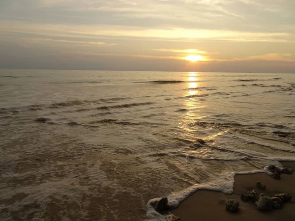 Khao Lak Tayland at güzel kumlu plaj