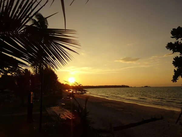 Sunset beach Khao Lak Tayland at