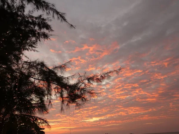 Sunset beach Khao Lak Tayland at
