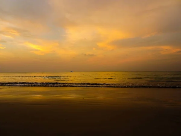 Puesta Sol Playa Khao Lak Tailandia — Foto de Stock