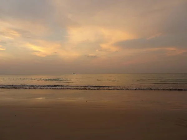Pôr Sol Praia Khao Lak Tailândia — Fotografia de Stock