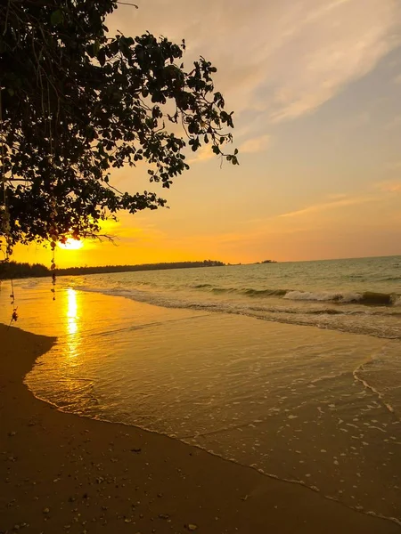 Sunset beach Khao Lak Tayland at