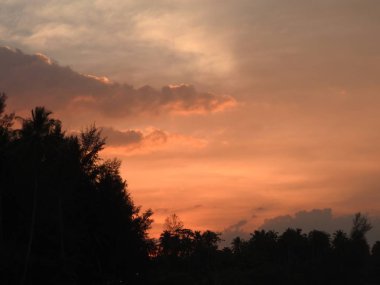 Sunset beach Khao Lak Tayland at