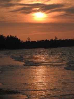 Sunset beach Khao Lak Tayland at