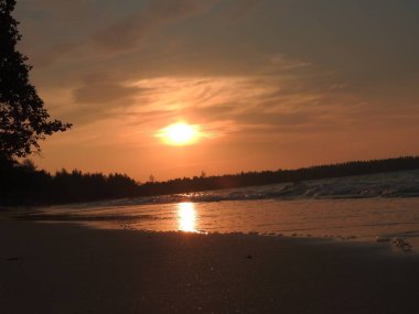 Sunset beach Khao Lak Tayland at