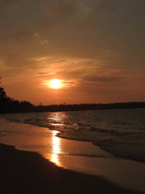 Sunset beach Khao Lak Tayland at