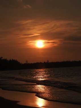 Sunset beach Khao Lak Tayland at