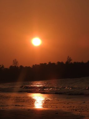 Sunset beach Khao Lak Tayland at