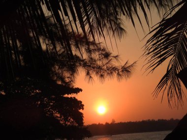 Sunset beach Khao Lak Tayland at