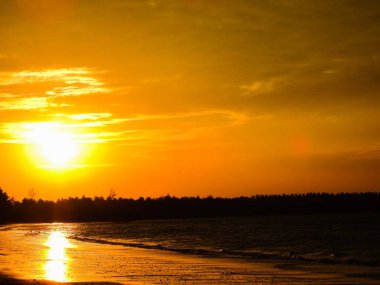 Sunset beach Khao Lak Tayland at
