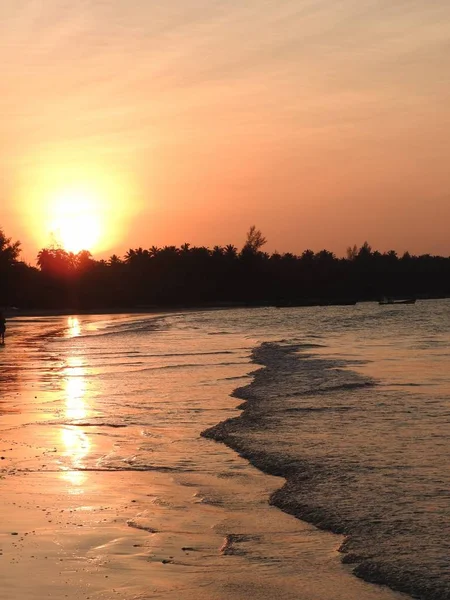 Sunset beach Khao Lak Tayland at