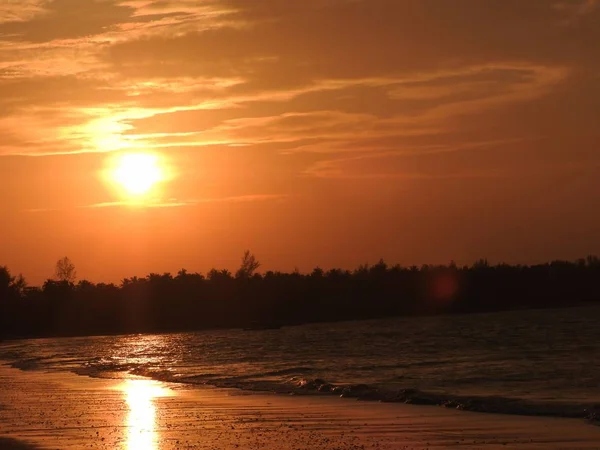 Tramonto Sulla Spiaggia Khao Lak Thailandia — Foto Stock