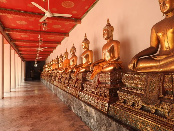 Buda Oro Una Planta Del Templo Tailandia — Foto de Stock