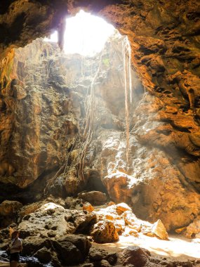 Phetchaburi Tham Khao Luang mağarada karmaşık Tapınağı