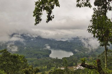 Sri Lanka 'nın çok güzel manzara resimleri.