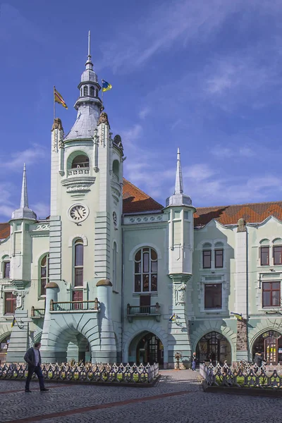 Eski şehir Mukachevo Nisan 2018 yılında Town Hall. Ukrayna